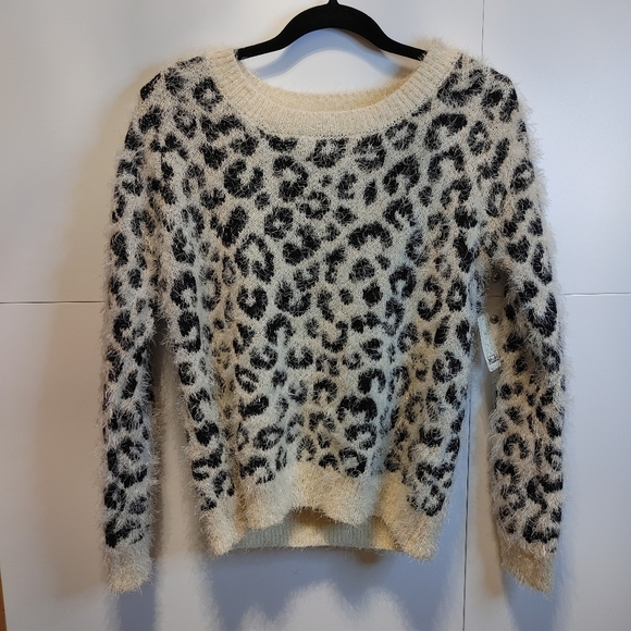 Oversized Leopard Sweater - Picture 9 of 11